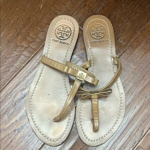 Tory Burch Tan Patent Leather Thong Sandals for Women